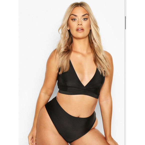 Boohoo Other - NWOT Plus Plunge High-Waisted Bikini Set